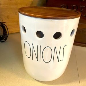 Rae Dunn Onion Canister